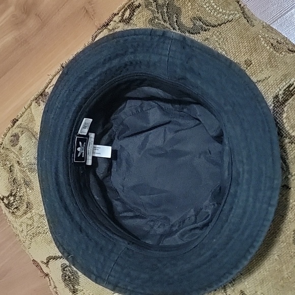 Adidas hat black - Picture 3 of 4